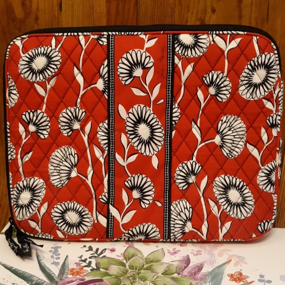 Vera Bradley Handbags - Vera Bradley Laptop Case